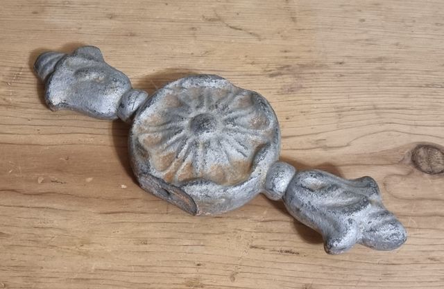 Elemento decorativo antiguo - Hierro fundido