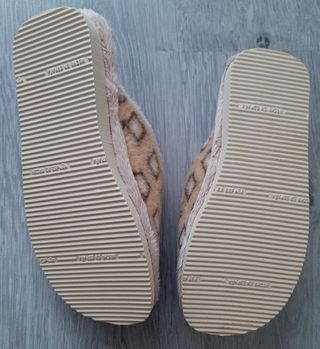 Pantuflas casa beige -talla 36