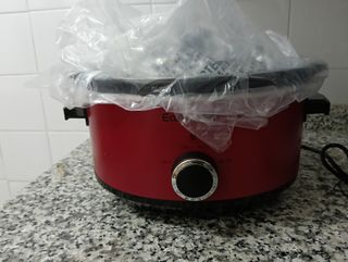 Olla de cocción lenta roja
