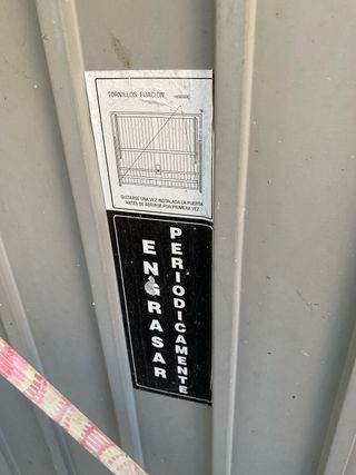 Puerta garaje abatible madera