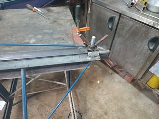 Plegadora de chapa metálica
Casera
