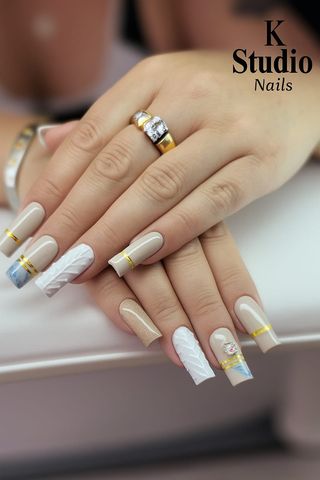  MANICURA & PEDICURA PROFESIONAL 
