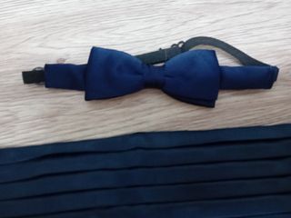 Pajarita y fajín azul niño