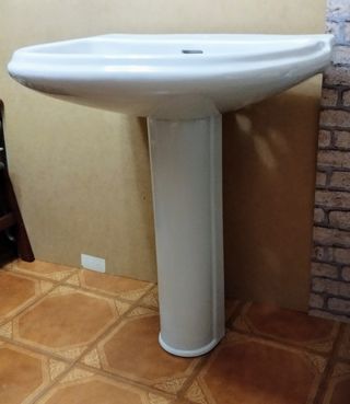 Lavabo,grande,ROCA,espacios,amplios.