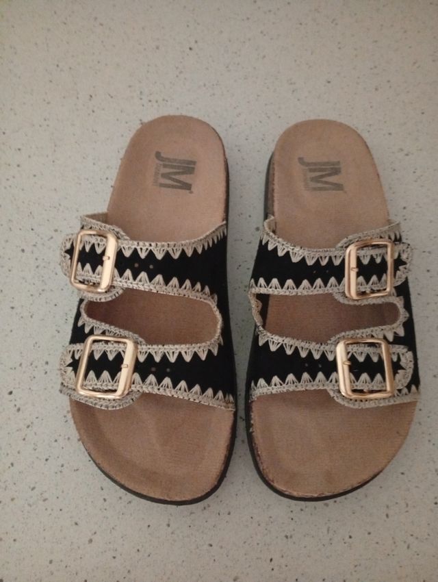 Sandalias JM negras y beige