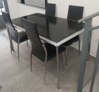 Mesa Comedor Moderna - Negro y Plata