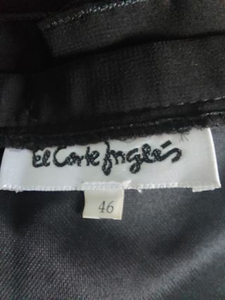 Falda negra  con volantes.  El Corte Inglés