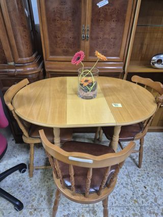 Mesa comedor + 3 sillas