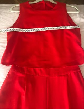 Mono rojo espalda abierta - Talla M