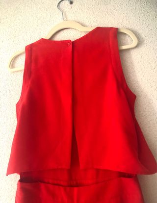 Mono rojo espalda abierta - Talla M