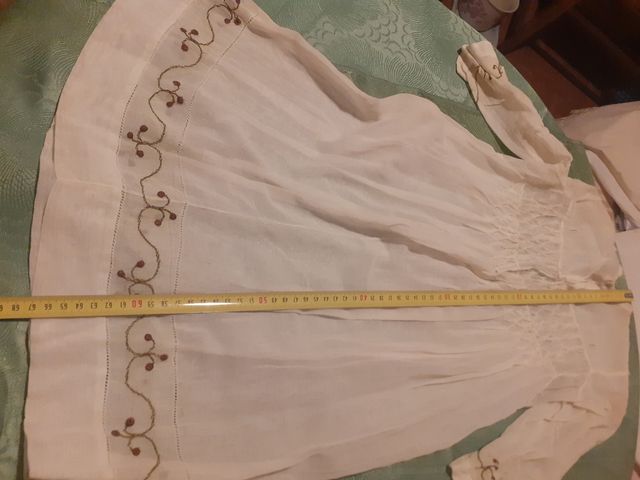Vestido antiguo niña bordado