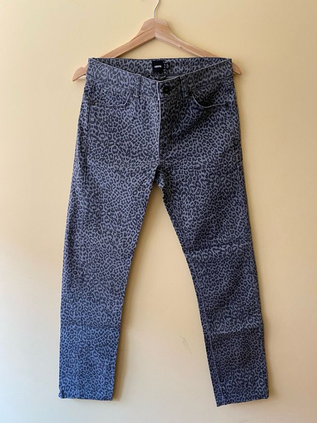 Pantalones ASOS grises leopardo - Talla M