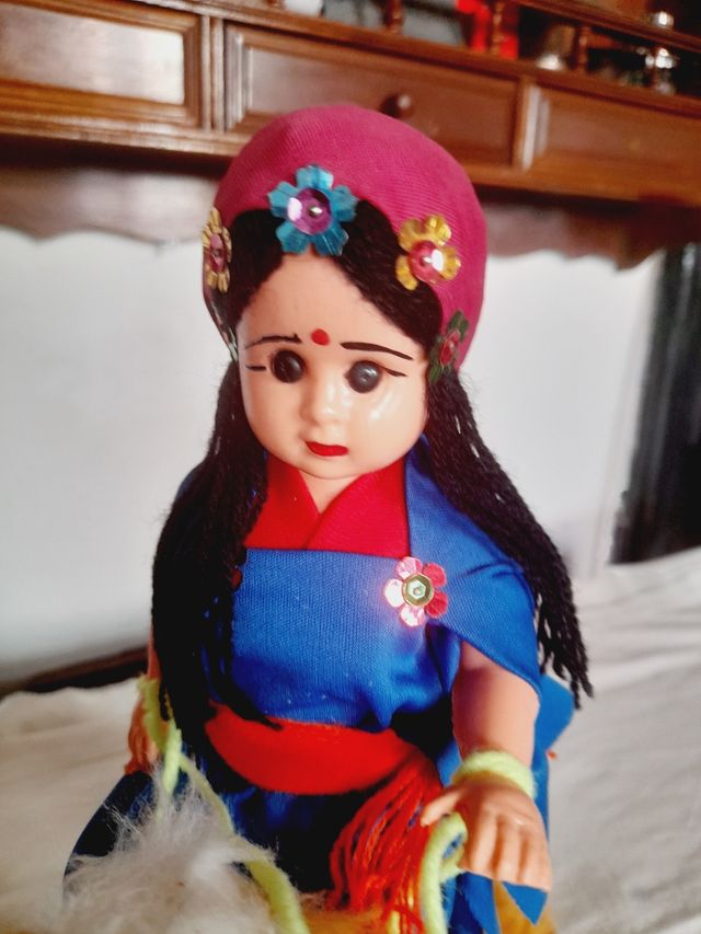 Boneca e Camelo de Pelúcia