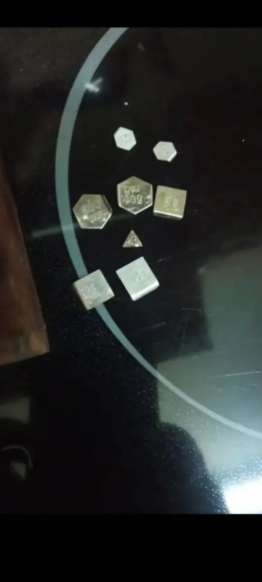 Gioco di pesi in ottone antico