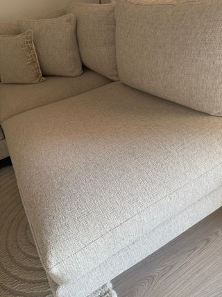 Sofá beige casi nuevo tienes 3 meses