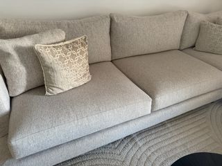 Sofá beige casi nuevo tienes 3 meses