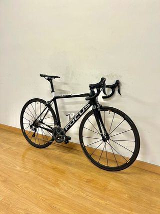 Bicicleta Carretera FOCUS CAYO CARBONO T-M