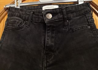 Vaqueros campana Zara negros