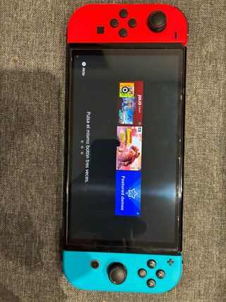 Nintendo Switch OLED - Blanca y Negra