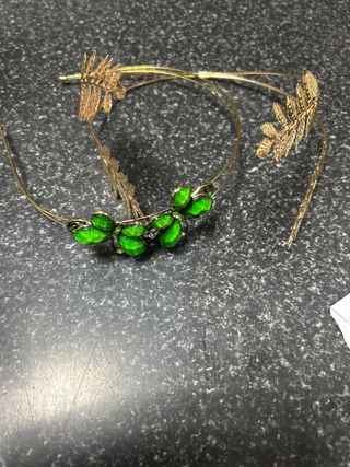 Diademas doradas con hojas - 2uds