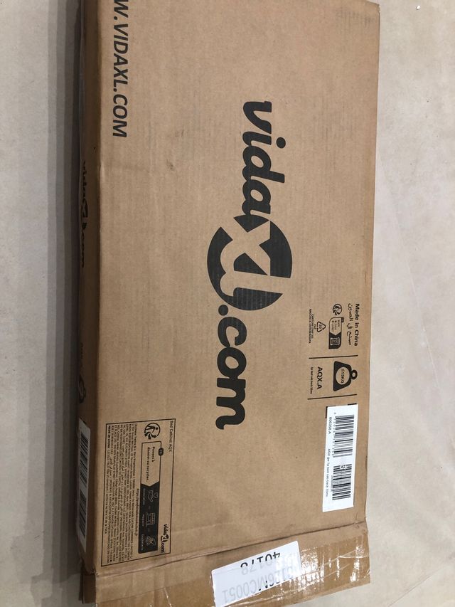 Mesita de noche blanca