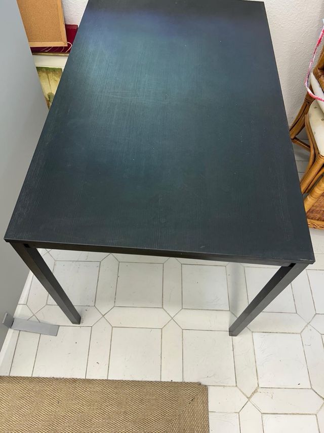 Mesa escritorio negra metal y madera