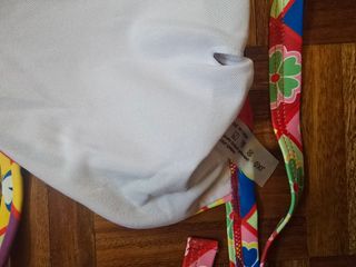 Parte de arriba de bikini triángulo de tiras.