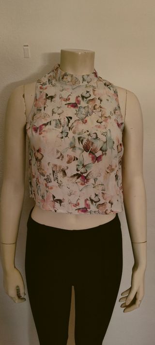 Blusa Bershka estampado mariposas