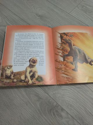 Dinosaurio (Nueva antología Disney) (Spanish Ed...