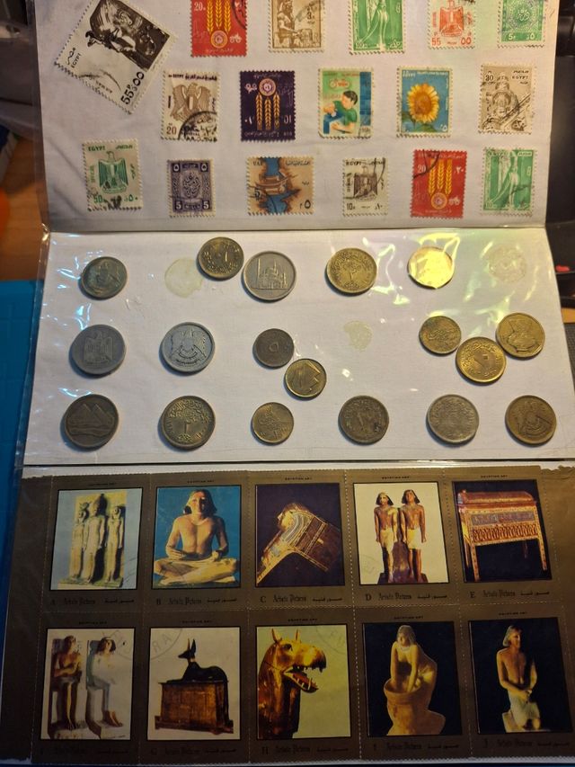 Souvenir Egitto vintage: francobolli e monete