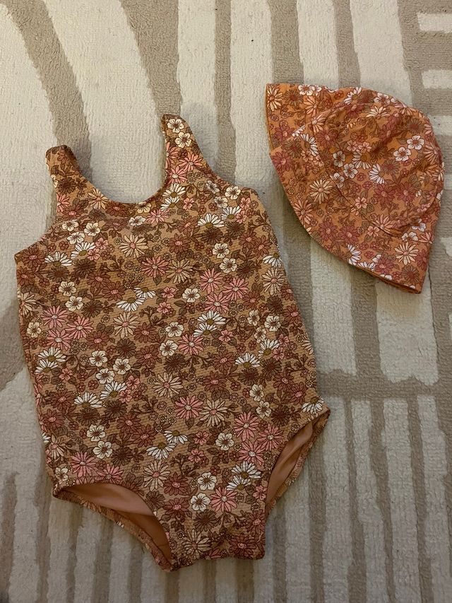 Bañador y sombrero niña - Flores