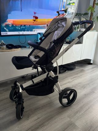 Cochecito bebé y bolso