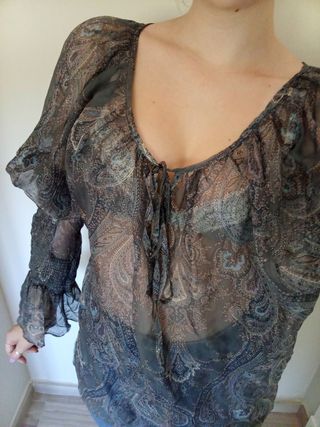 Blusa transparente barroca gris