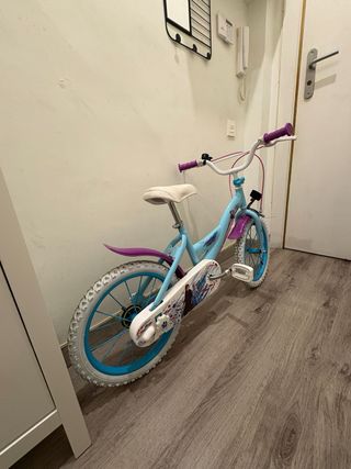 Bicicleta Frozen 16" (4-6 años), casi nueva