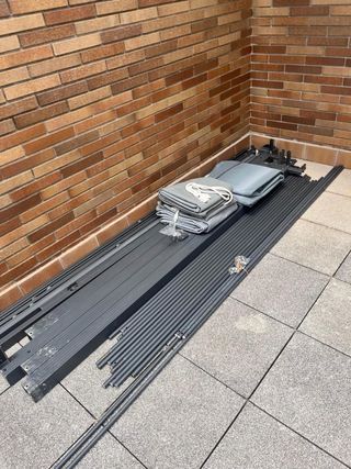 Pérgola  gris 4x3m con cortinas laterales. Toldo.