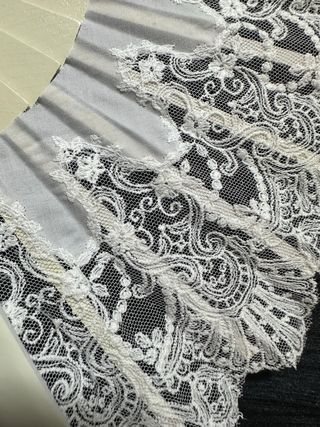 Abanico blanco de encaje