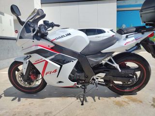 Daelim 250cc - Moto blanca
