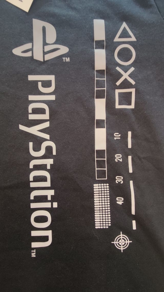 T-Shirt PlayStation Pull&Bear nera