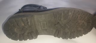 Botas negras de cuero