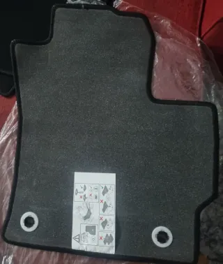 Alfombrilla Toyota Corolla 2025