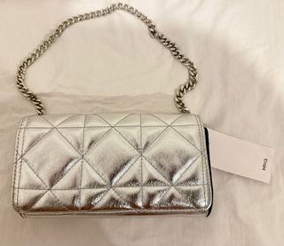 Bolso color plata nuevo de fiesta