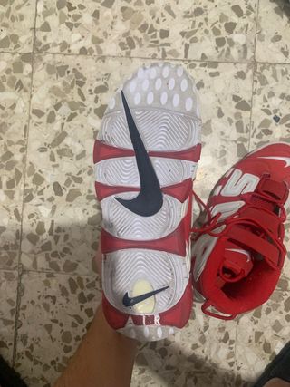 Zapatillas Nike Uptempo Supreme rojas