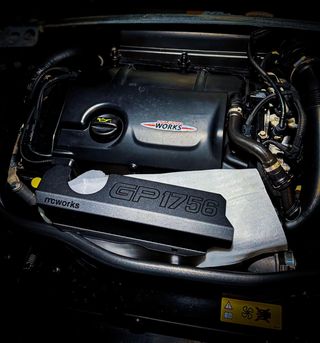 MINI R56 N18 Protector tapa balancines