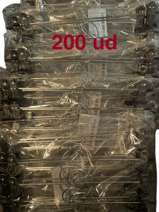 200 Perchas metálicas nuevas