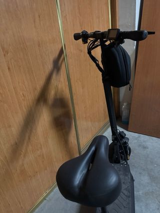 Patinete eléctrico plegable con sillín