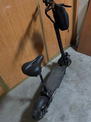 Patinete eléctrico plegable con sillín