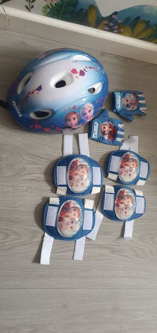 Casco, Rodilleras, Codera, guantes Frozen