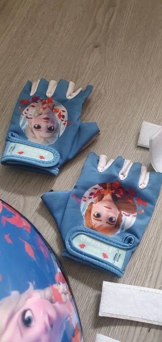 Casco, Rodilleras, Codera, guantes Frozen