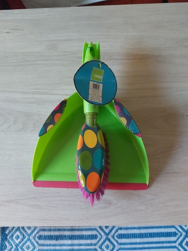 Escoba y recogedor Casa