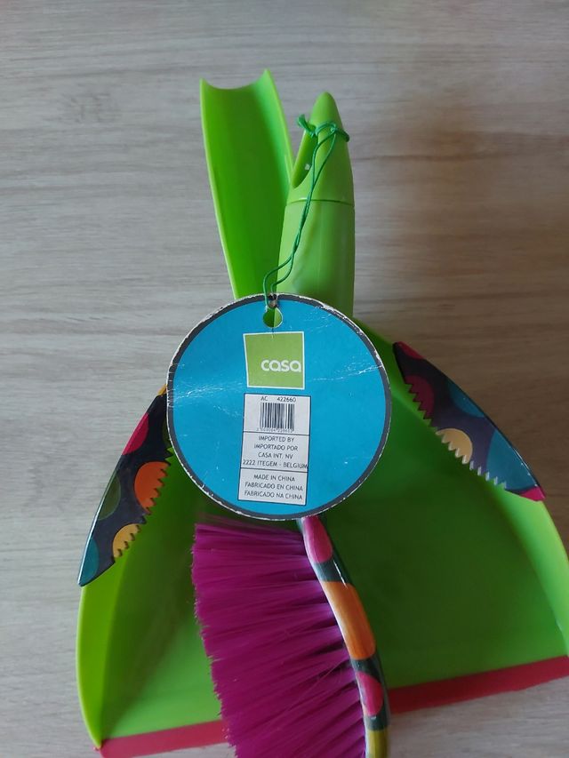 Escoba y recogedor Casa